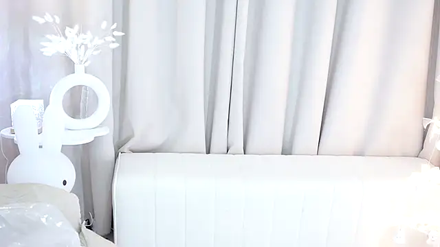 UUKiss  online show from 02-04-25, 01:38