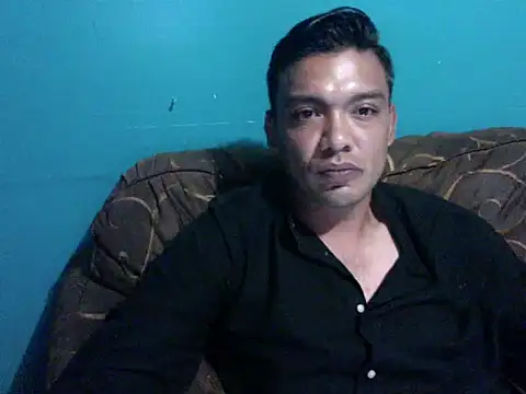 Snapshot of TUMORENO1 chatting on 10-21-25, 02:11 TUMORENO1 online show from 10-21-25, 02:11