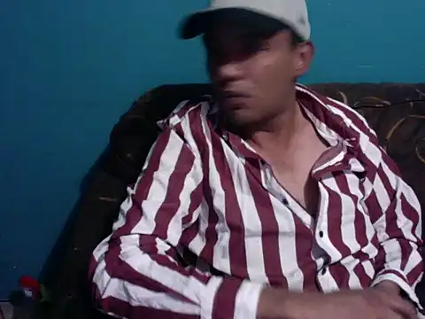 Snapshot of TUMORENO1 chatting on 10-23-25, 04:33 TUMORENO1 online show from 10-23-25, 04:33