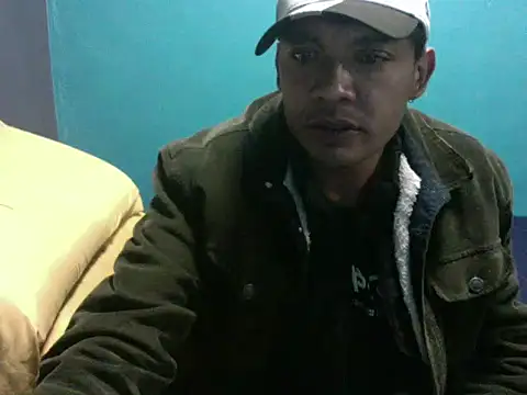 Snapshot of TUMORENO1 chatting on 10-11-25, 09:43 TUMORENO1 online show from 10-11-25, 09:43