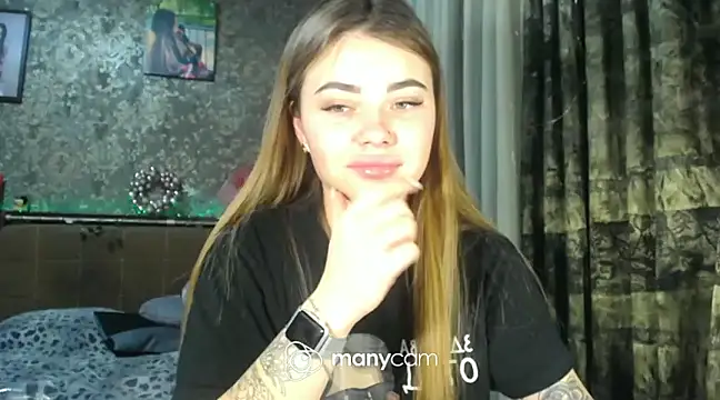 Snapshot of BonnyShy chatting on 12-25-24, 07:45 BonnyShy online show from 12-25-24, 07:45