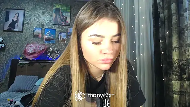 Snapshot of BonnyShy chatting on 12-06-24, 11:38 BonnyShy online show from 12-06-24, 11:38
