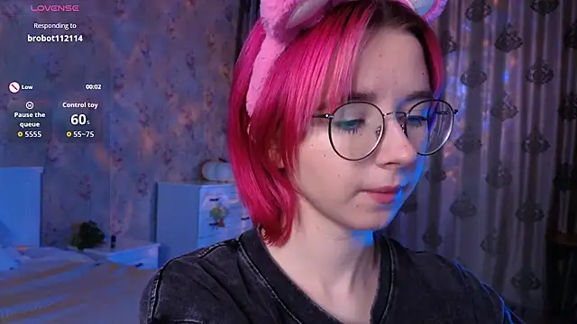 Snapshot of Nora_Failure chatting on 09-19-25, 02:15 Nora Failure online show from 09-19-25, 02:15