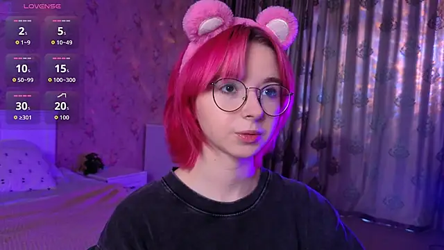 Snapshot of Nora_Failure chatting on 09-13-25, 10:04 Nora Failure online show from 09-13-25, 10:04