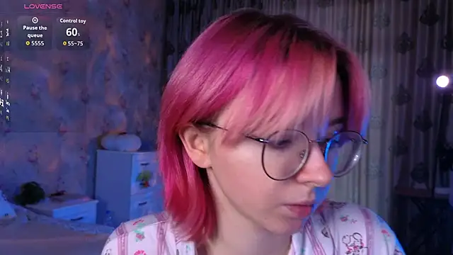 Snapshot of Nora_Failure chatting on 10-06-25, 06:14 Nora Failure online show from 10-06-25, 06:14