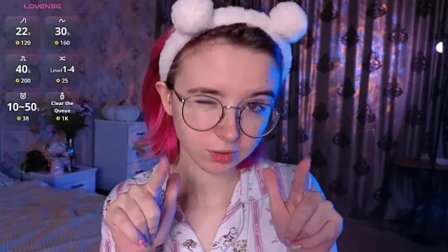 Snapshot of Nora_Failure chatting on 10-02-25, 01:03 Nora Failure online show from 10-02-25, 01:03