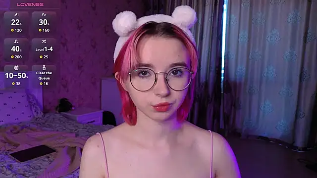 Snapshot of Nora_Failure chatting on 09-26-25, 06:09 Nora Failure online show from 09-26-25, 06:09