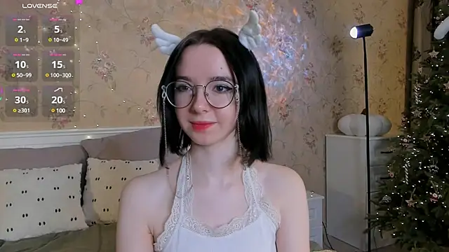 Snapshot of Nora_Failure chatting on 12-28-24, 03:58 Nora Failure online show from 12-28-24, 03:58