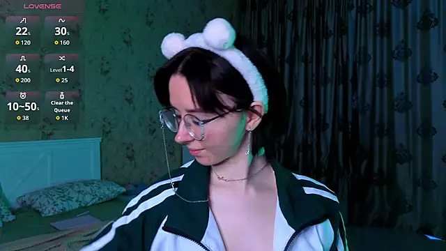 Snapshot of Nora_Failure chatting on 11-22-25, 03:27 Nora Failure online show from 11-22-25, 03:27