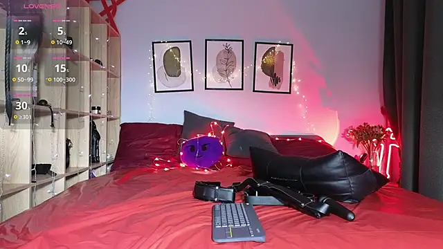 Snapshot of Devil_s_bride chatting on 09-20-25, 03:39 Devil s bride online show from 09-20-25, 03:39