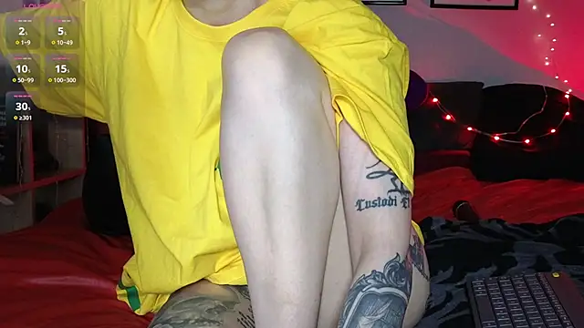 Snapshot of Devil_s_bride chatting on 10-07-25, 03:24 Devil s bride online show from 10-07-25, 03:24