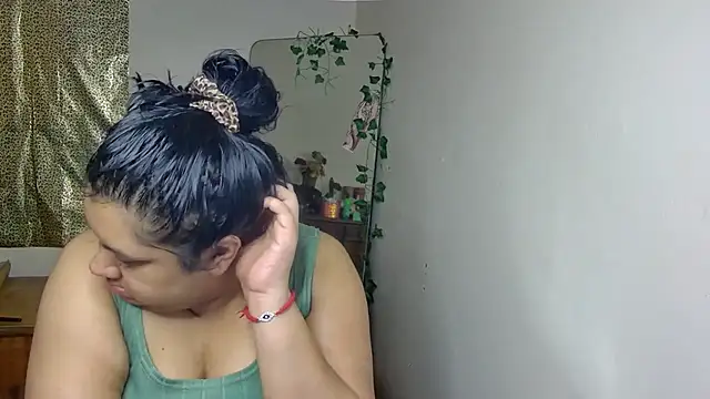 GoddessLorenaTheeSiren online show from 09-09-25, 09:30