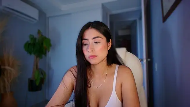 Snapshot of auroracaruso11 chatting on 09-24-25, 10:27 auroracaruso11 online show from 09-24-25, 10:27