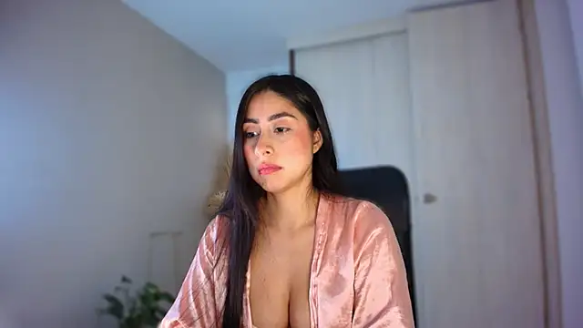 Snapshot of auroracaruso11 chatting on 06-10-26, 07:48 auroracaruso11 online show from 06-10-26, 07:48