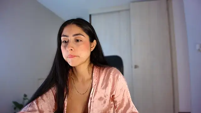 Snapshot of auroracaruso11 chatting on 06-01-26, 06:07 auroracaruso11 online show from 06-01-26, 06:07