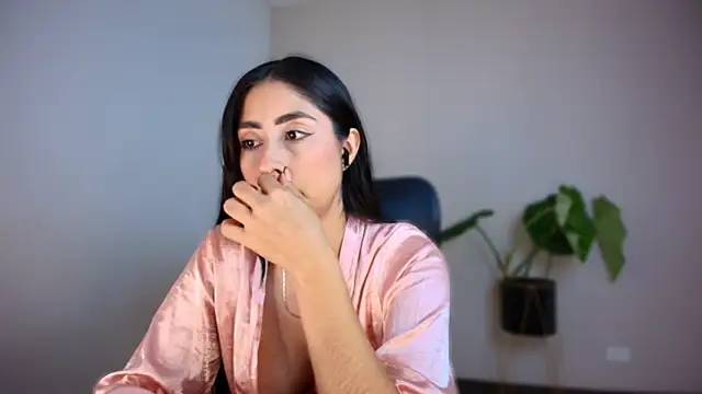 auroracaruso11 online show from 12-14-25, 08:58