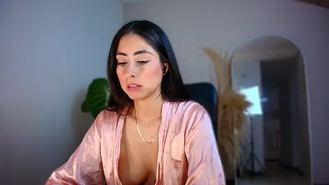 auroracaruso11 online show from 12-02-25, 10:00