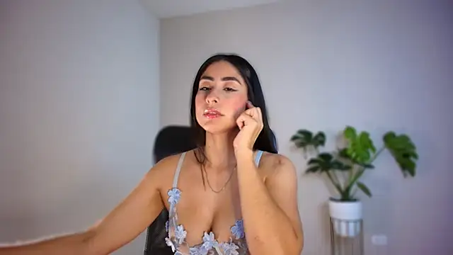 auroracaruso11 online show from 01-06-26, 07:40