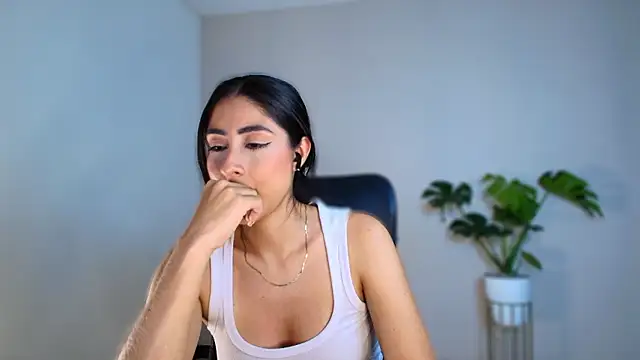 auroracaruso11 online show from 01-15-26, 12:03