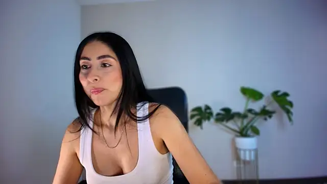 auroracaruso11 online show from 02-19-26, 04:26