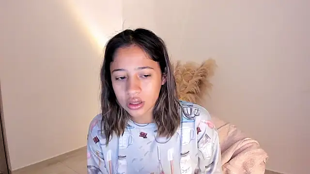 amelie murphy  online show from 11-20-25, 01:23