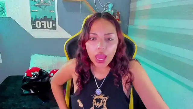 Liittleluaa  online show from 10-21-25, 01:43