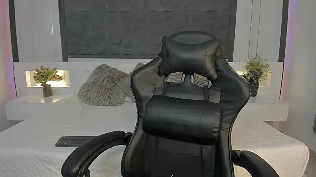 SaraGomez1 online show from 02-13-26, 12:49