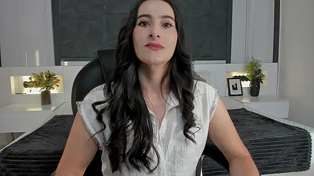 SaraGomez1 online show from 04-17-26, 01:58