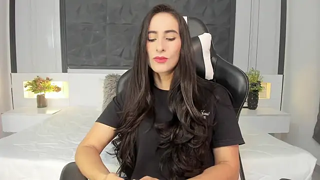 Snapshot of SaraGomez1 chatting on 10-08-25, 12:39 SaraGomez1 online show from 10-08-25, 12:39