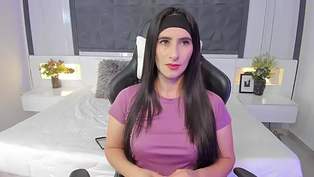 SaraGomez1 online show from 11-13-25, 01:48