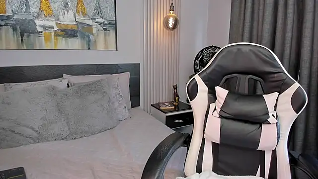 SaraGomez1 online show from 06-23-26, 03:32