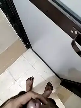 Snapshot of sanju599 chatting on 12-14-24, 07:03 sanju599 online show from 12-14-24, 07:03