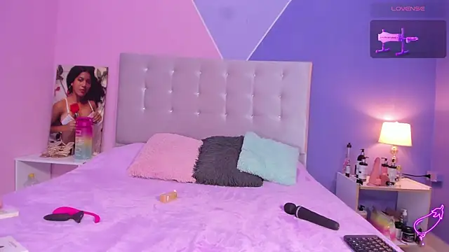 Snapshot of NiaBlanco chatting on 03-15-25, 02:35 NiaBlanco online show from 03-15-25, 02:35