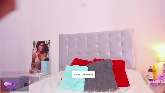 Snapshot of NiaBlanco chatting on 09-19-25, 05:06 NiaBlanco online show from 09-19-25, 05:06