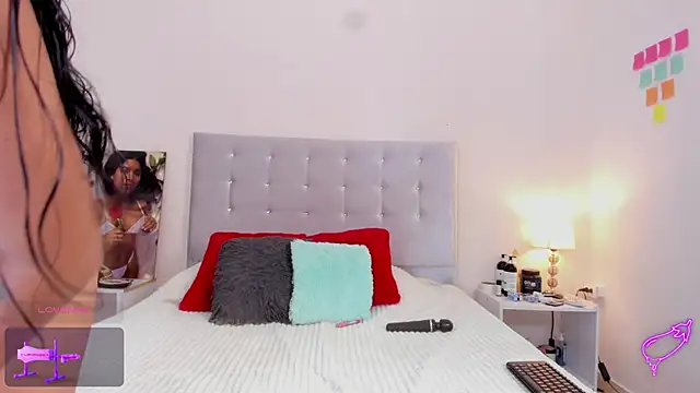 Snapshot of NiaBlanco chatting on 09-29-25, 07:41 NiaBlanco online show from 09-29-25, 07:41