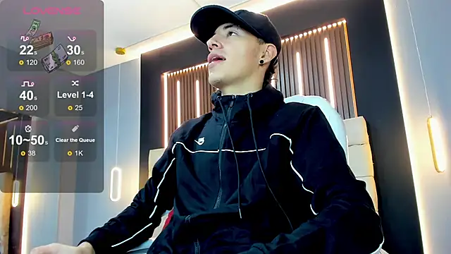 Snapshot of Lobo_17_ chatting on 02-20-26, 03:14 Lobo 17 online show from 02-20-26, 03:14