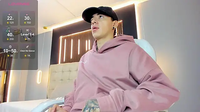 Lobo 17  online show from 04-15-26, 03:34