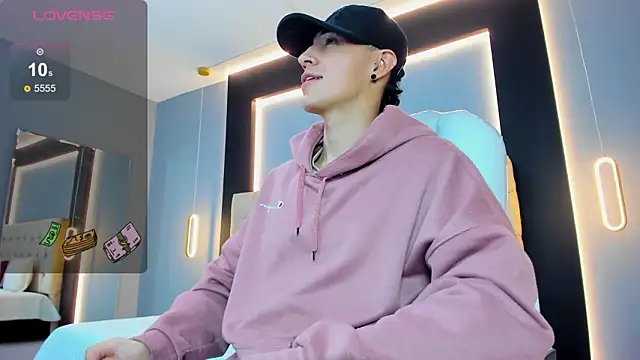 Snapshot of Lobo_17_ chatting on 02-03-26, 06:22 Lobo 17 online show from 02-03-26, 06:22