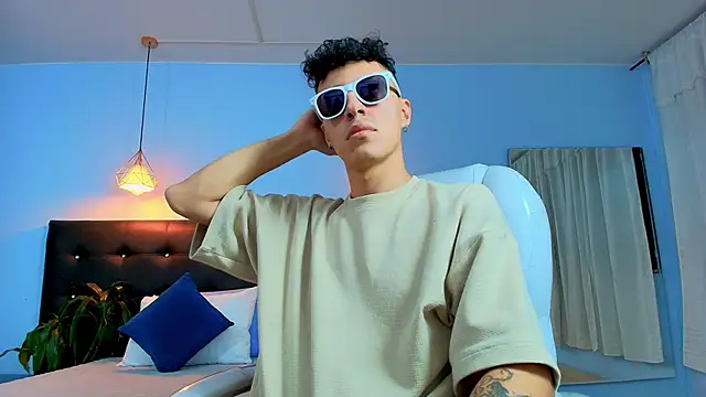 Lobo 17  online show from 03-23-25, 08:04