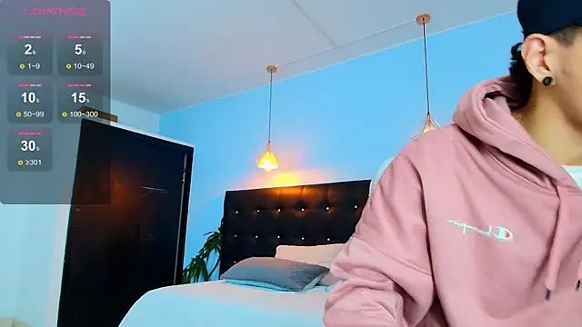 Lobo 17  online show from 09-16-25, 03:40