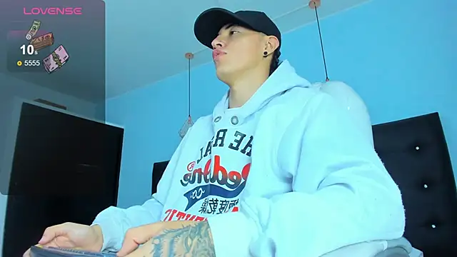 Lobo 17  online show from 12-17-25, 03:33