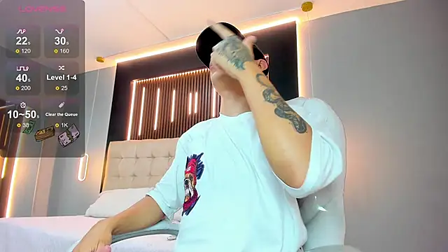 Lobo 17  online show from 04-25-26, 03:42