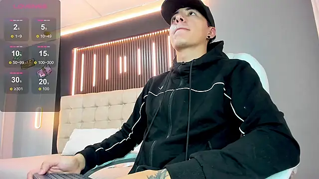 Lobo 17  online show from 04-26-26, 03:37