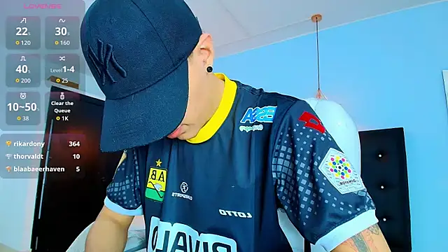 Lobo 17  online show from 09-10-25, 03:49