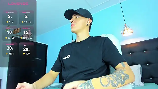 Lobo 17  online show from 12-23-25, 03:39