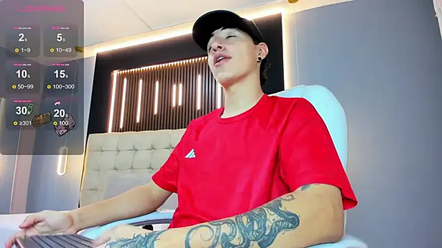 Lobo 17  online show from 04-14-26, 03:44