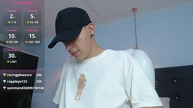 Lobo 17  online show from 10-12-25, 03:41