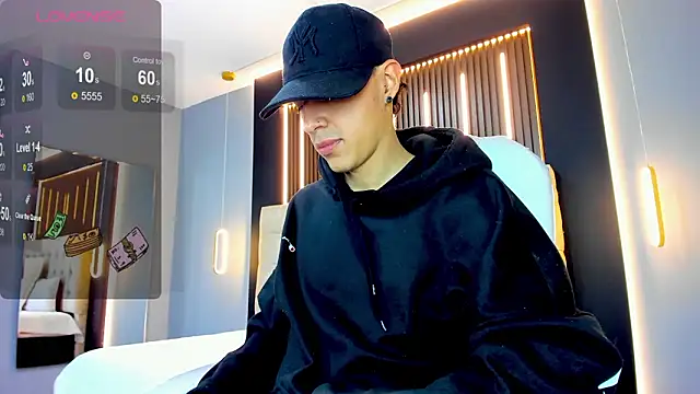 Snapshot of Lobo_17_ chatting on 02-08-26, 03:37 Lobo 17 online show from 02-08-26, 03:37