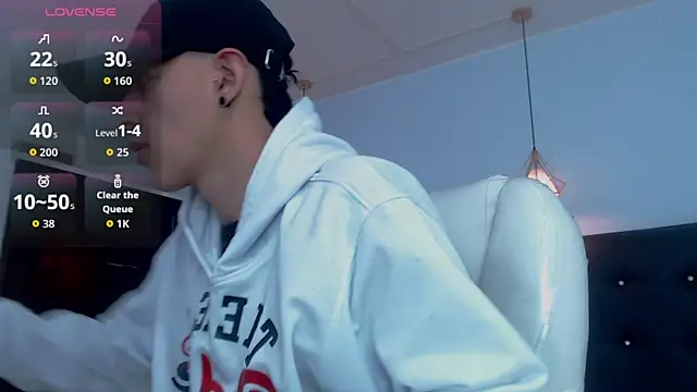 Lobo 17  online show from 10-08-25, 03:41