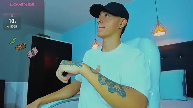 Lobo 17  online show from 11-18-25, 03:43